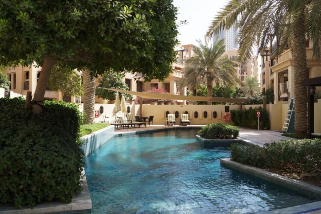 Brand New Furniture . Close To Dubai Mall. Buitenkant foto