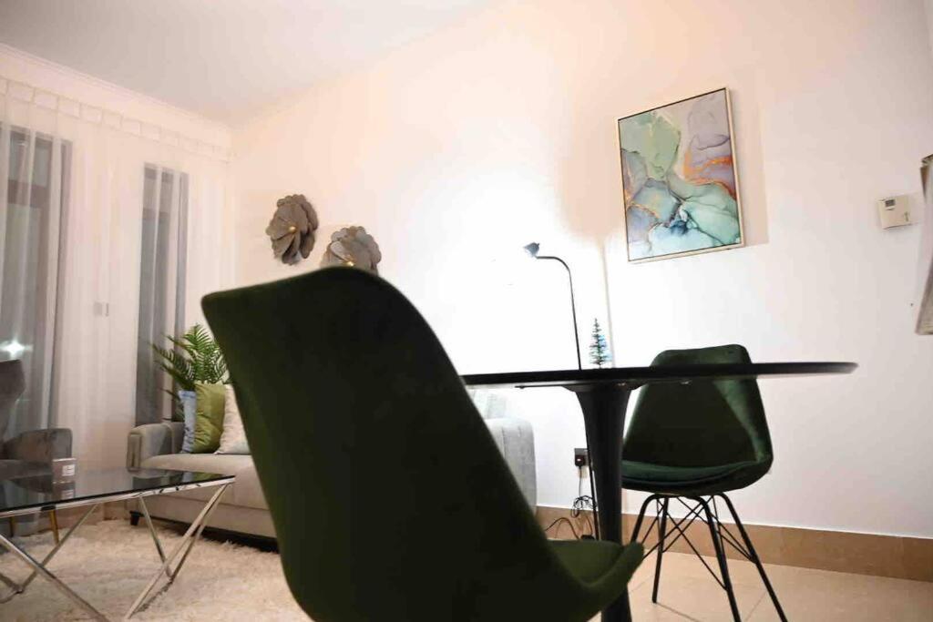 Brand New Furniture . Close To Dubai Mall. Buitenkant foto